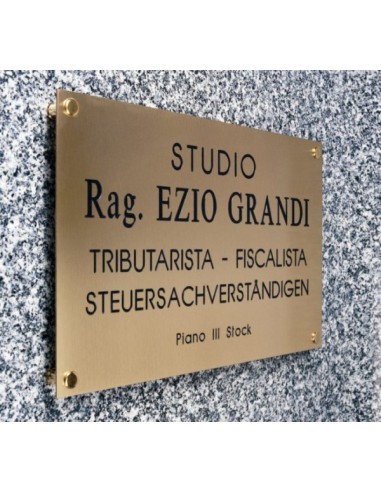 Tabliczka powieszona na śrubach Fisso Midi