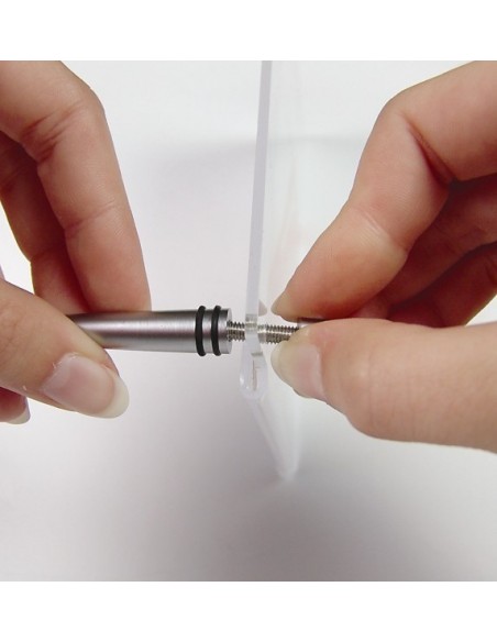 Montaż podpórki do tabliczki