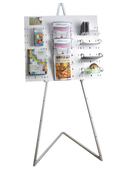 Trójnóg z tablicą informacyjną