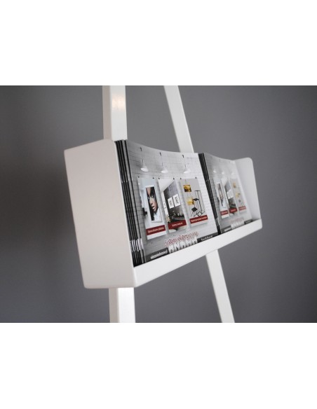 Sztaluga ekspozycyjna z półkami