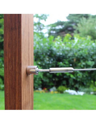 Montaż linki w balustradzie z drewnianym słupkiem