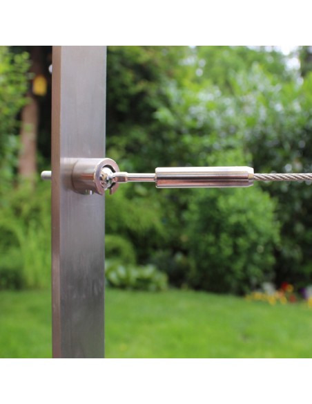 Montaż linki w słupku metalowym