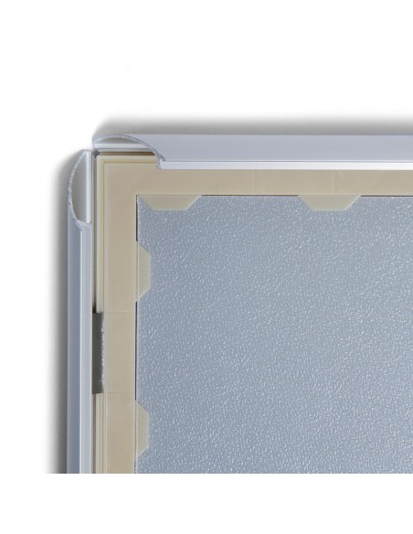 Profil zatrzaskowy ramy