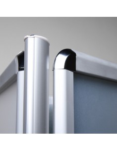 Potrójny stojak na plakaty... 2