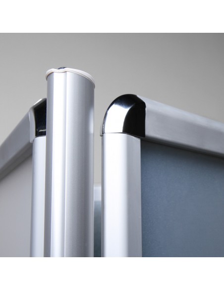 Potrójny stojak na plakaty Triboard