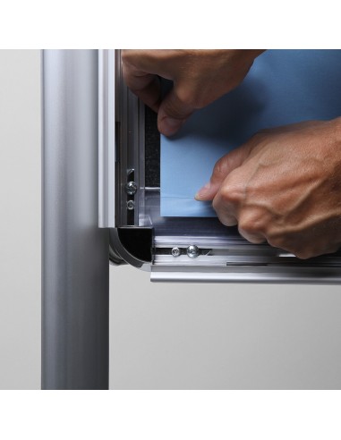 Potrójny stojak na plakaty Triboard