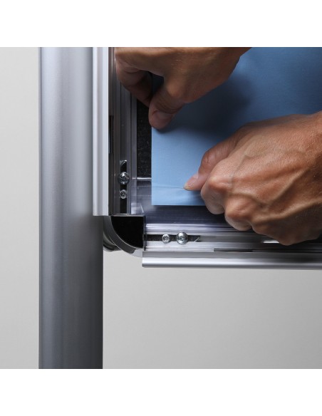 Potrójny stojak na plakaty Triboard