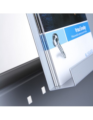 Półka w stojaku na czasopisma