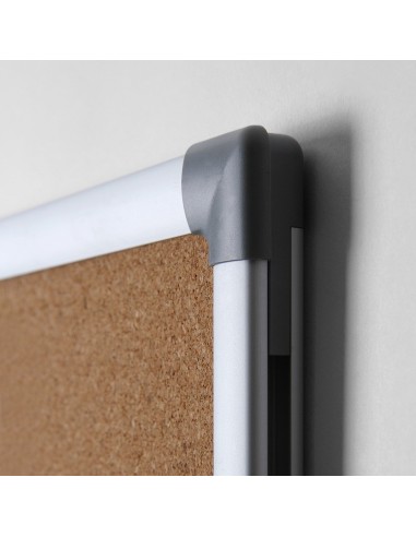 Bezpieczne narożniki tablicy korkowej Bezpieczne narożniki tablicy korkowej